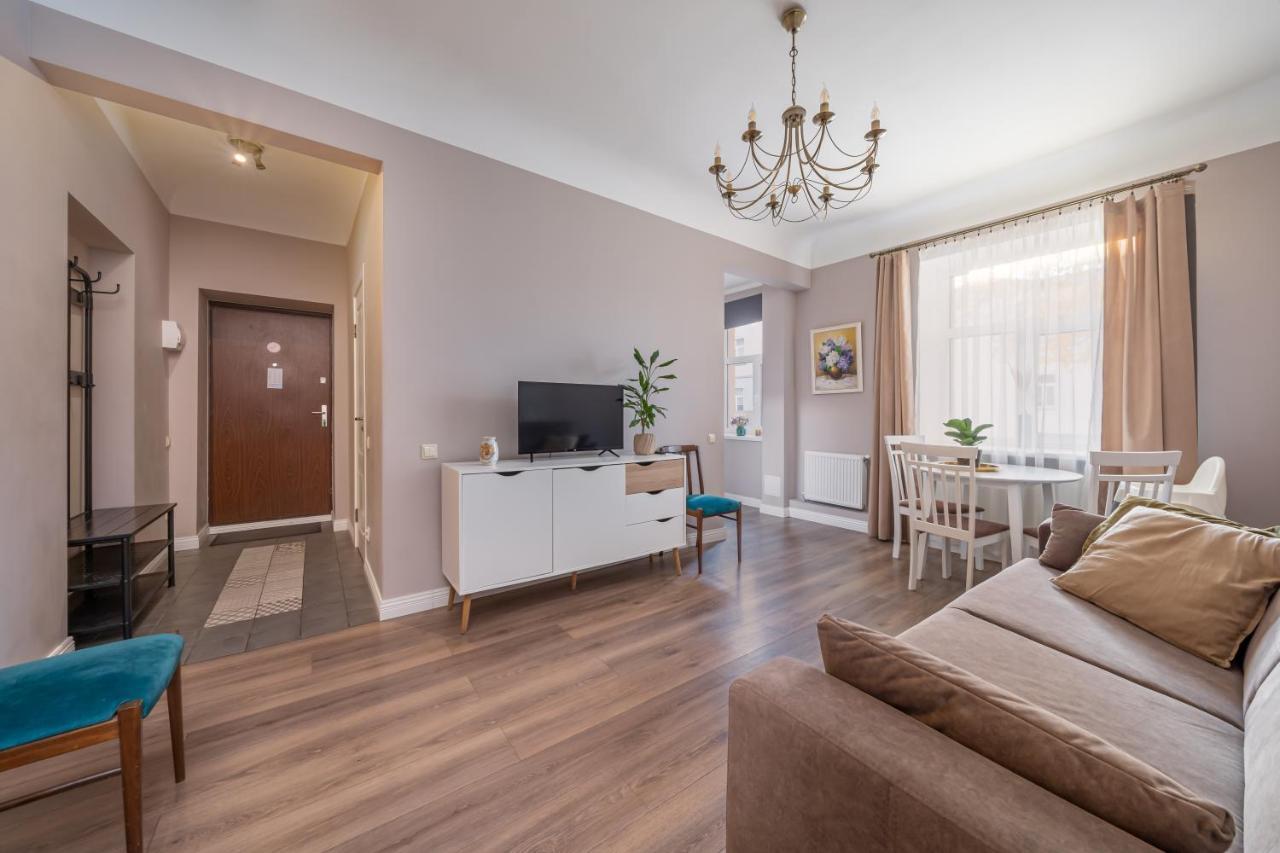 Stylish Latvian Classic 1-Bedroom Apartment Near City Center, Parks & Public Transport Links Riga Exteriér fotografie